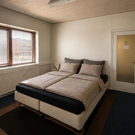 Isolated With Own Entrance Apartament